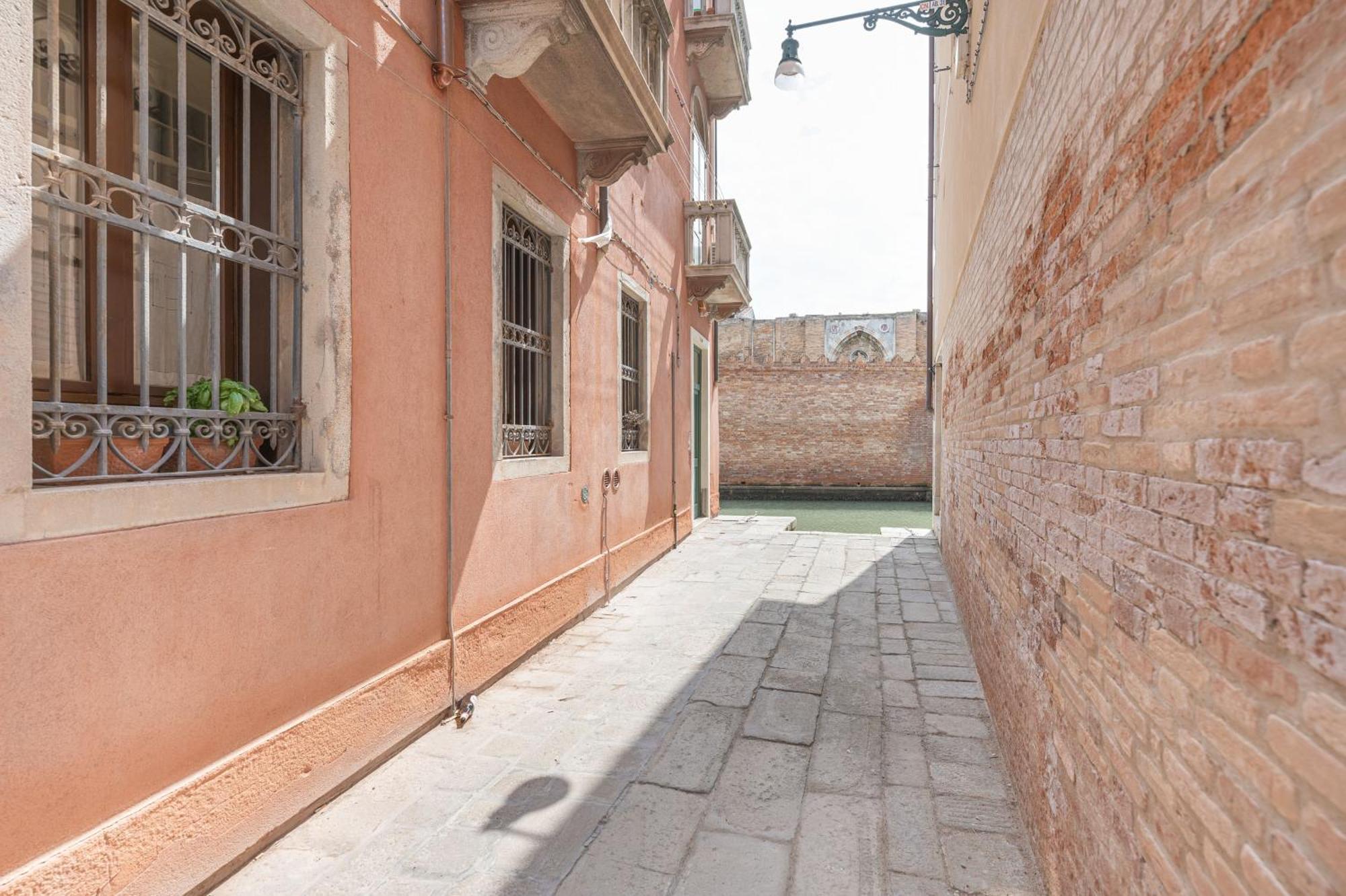 Casa Luna - Vicino Alla Stazione Dei Treni Venetië Buitenkant foto